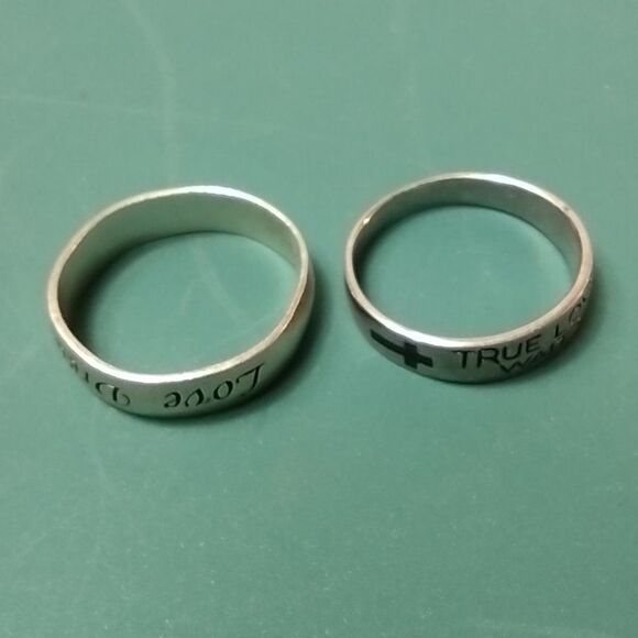 Vintage Two Silver .925 Inscribed Rings "Love Dream Believe" & "True Love Waits" - Picture 2 of 9